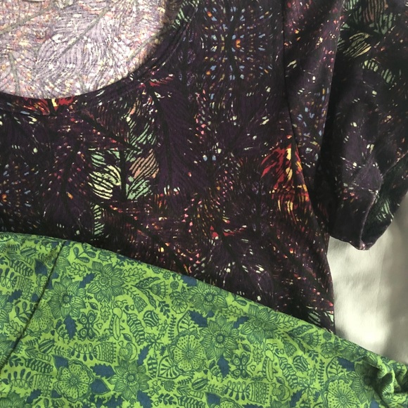 EUC XS Classic T and OS Leggings from LuLaRoe - Picture 2 of 2